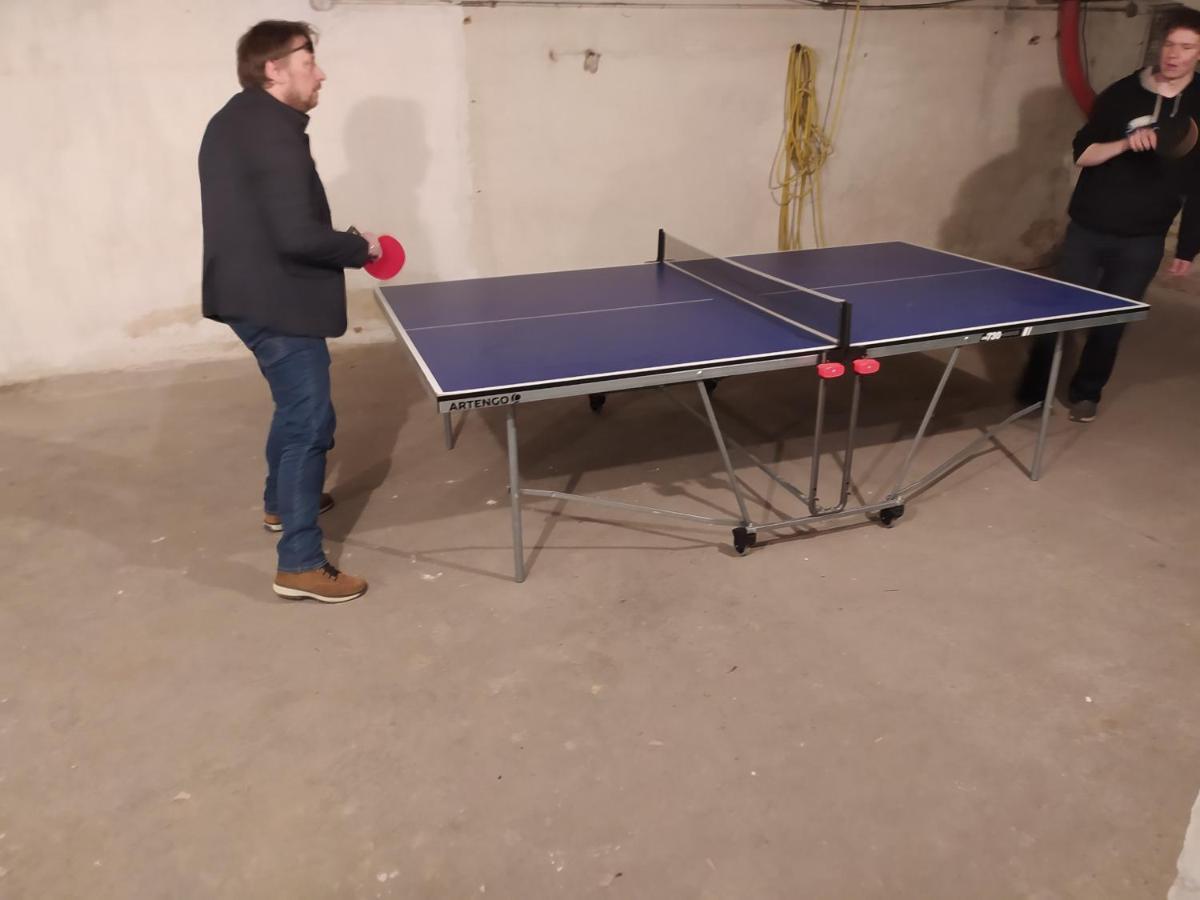 Luxuszelt Wine And Beer Club House Cellar With Ping Pong, Karaoke, Board Games, Lan Party, Bike Lending Cool Service Prag